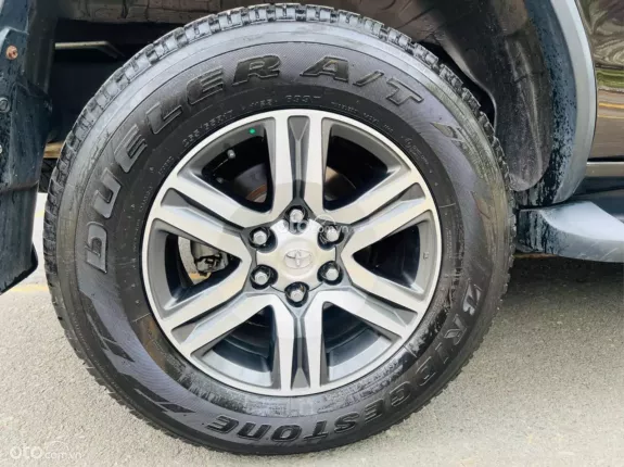 Toyota Fortuner 2.7 V 4X2 AT 2020 - 1 chủ sử dụng rất đẹp