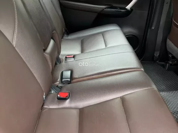 Toyota Fortuner 2.7 V 4X2 AT 2020 - 1 chủ sử dụng rất đẹp
