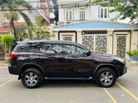 Toyota Fortuner 2.7 V 4X2 AT 2020 - 1 chủ sử dụng rất đẹp
