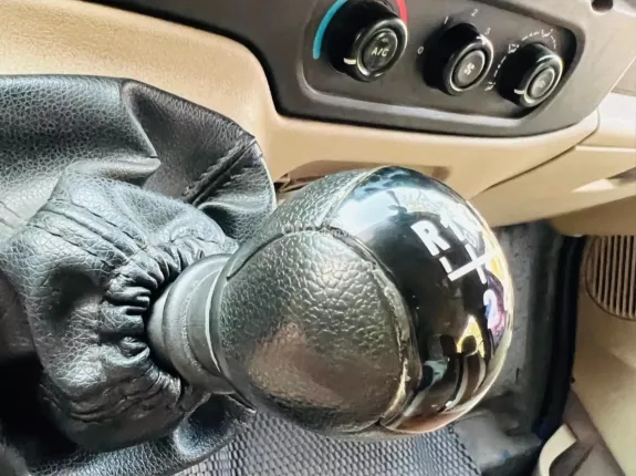 Ford Transit 6 chỗ 2.4 Diesel 2016 - Xe cá nhân không kinh doanh