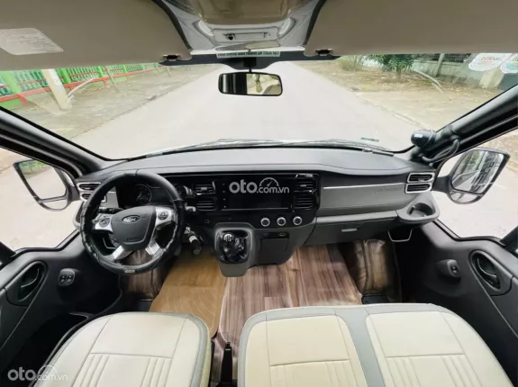 Ford Transit Tiêu chuẩn 2024 - Xe cá nhân sử dụng như mới