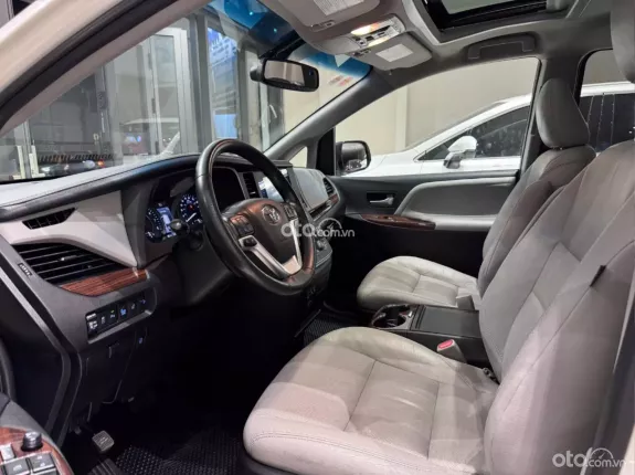 Toyota Sienna Limited 3.5 AT AWD 2017 - Toyota Sienna Limited 3.5 AT Model 2017