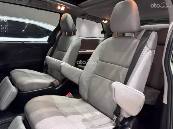 Toyota Sienna Limited 3.5 AT AWD 2017 - Toyota Sienna Limited 3.5 AT Model 2017