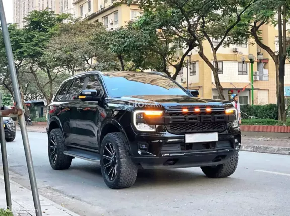 Ford Everest Titanium 2.0L AT 4WD 2023 - Độ 300TR Tiền Đồ
