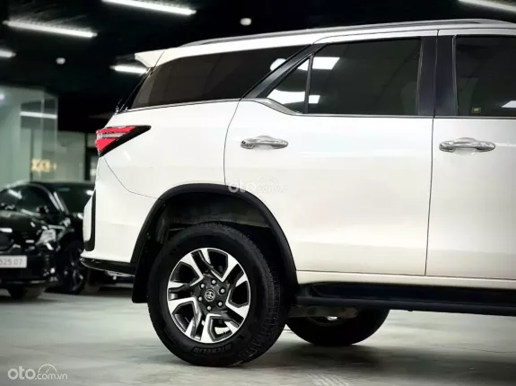 Toyota Fortuner 2.8 AT 4x4 Legender 2020 - 2 CẦU MÁY DẦU SIÊU ĐẸP