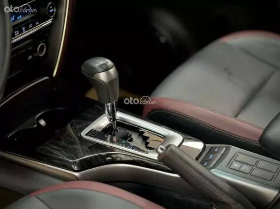 Toyota Fortuner 2.8 AT 4x4 Legender 2020 - 2 CẦU MÁY DẦU SIÊU ĐẸP