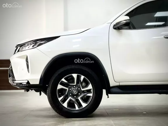 Toyota Fortuner 2.8 AT 4x4 Legender 2020 - 2 CẦU MÁY DẦU SIÊU ĐẸP