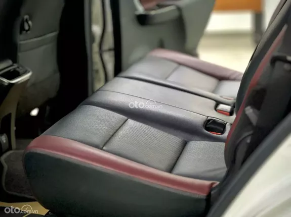 Toyota Fortuner 2.8 AT 4x4 Legender 2020 - 2 CẦU MÁY DẦU SIÊU ĐẸP