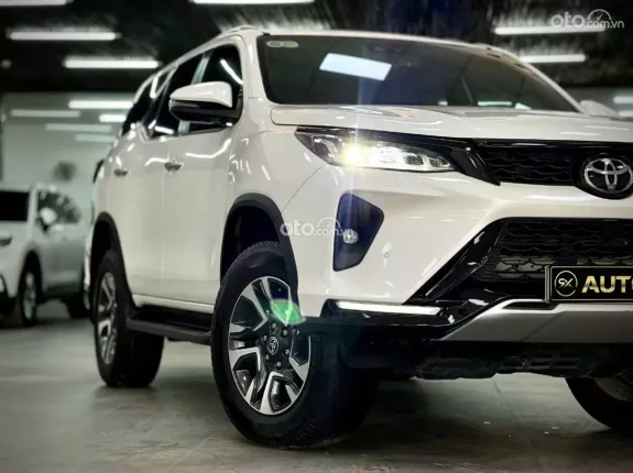 Toyota Fortuner 2.8 AT 4x4 Legender 2020 - 2 CẦU MÁY DẦU SIÊU ĐẸP
