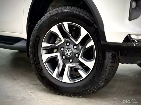 Toyota Fortuner 2.8 AT 4x4 Legender 2020 - 2 CẦU MÁY DẦU SIÊU ĐẸP