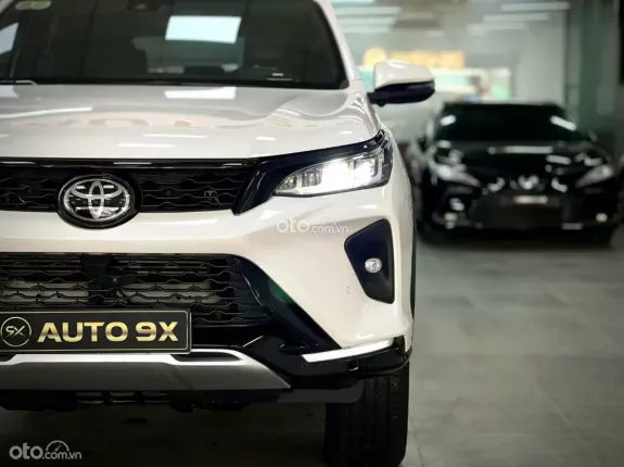 Toyota Fortuner 2.8 AT 4x4 Legender 2020 - 2 CẦU MÁY DẦU SIÊU ĐẸP