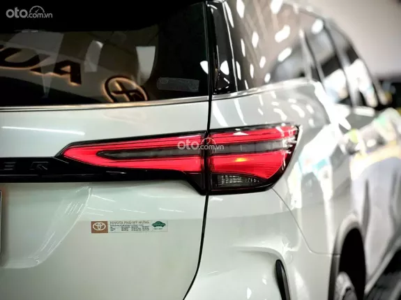 Toyota Fortuner 2.8 AT 4x4 Legender 2020 - 2 CẦU MÁY DẦU SIÊU ĐẸP
