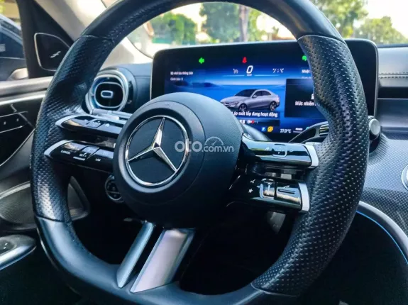 Mercedes-Benz C300 AMG 2023 - Mâm C63 AMG 19 inch - Trang bị: Full option - Hỗ trợ bank 70%