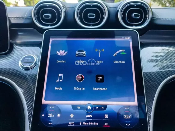 Mercedes-Benz C300 AMG 2023 - Mâm C63 AMG 19 inch - Trang bị: Full option - Hỗ trợ bank 70%