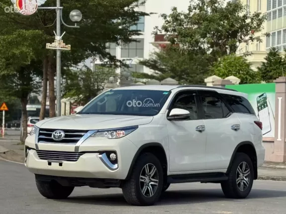 Toyota Fortuner 2.7 V 4X2 AT 2019 - Giá tốt alo 0982925112