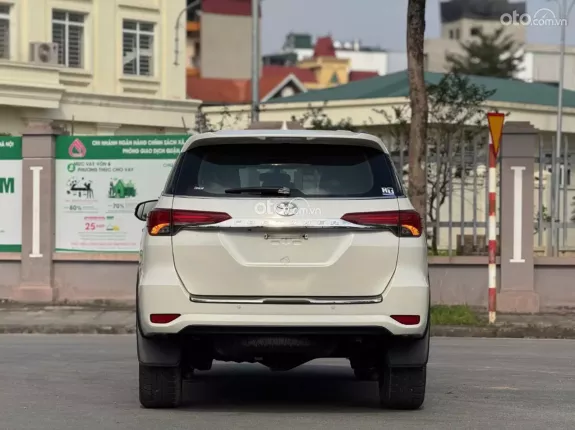 Toyota Fortuner 2.7 V 4X2 AT 2019 - Giá tốt alo 0982925112