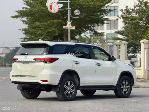 Toyota Fortuner 2.7 V 4X2 AT 2019 - Giá tốt alo 0982925112