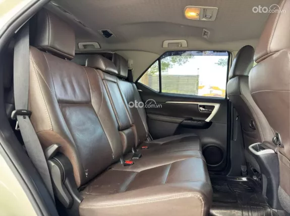 Toyota Fortuner 2.7 V 4X2 AT 2019 - Giá tốt alo 0982925112
