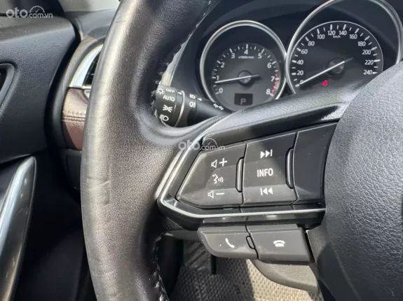 Mazda 6 2.0 AT 2017 - 7vkm zin full ls hãng. Xe đại chất