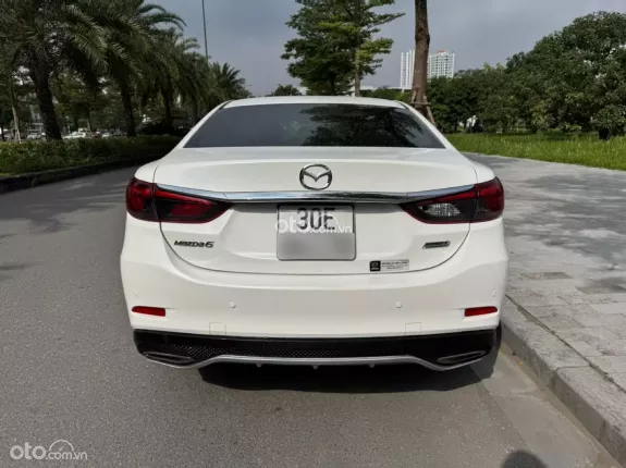 Mazda 6 2.0 AT 2017 - 7vkm zin full ls hãng. Xe đại chất