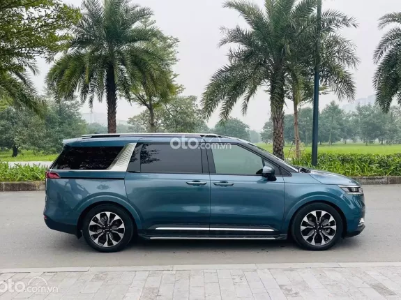 Kia Carnival 2.2D Signature 2023 - Canival 2.2 Signature 2023 máy dầu, chạy 4,8 vạn siêu đẹp