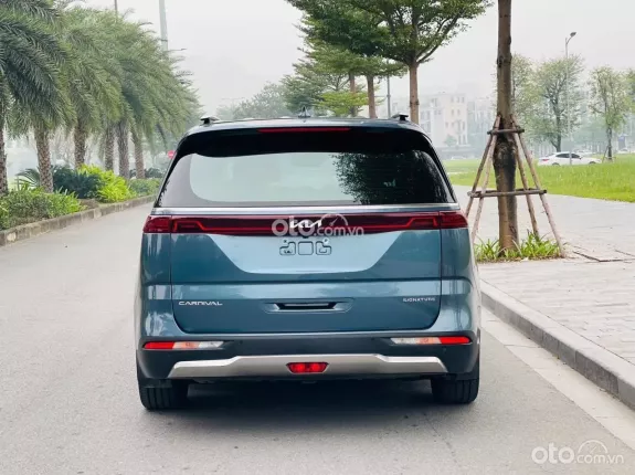 Kia Carnival 2.2D Signature 2023 - Canival 2.2 Signature 2023 máy dầu, chạy 4,8 vạn siêu đẹp