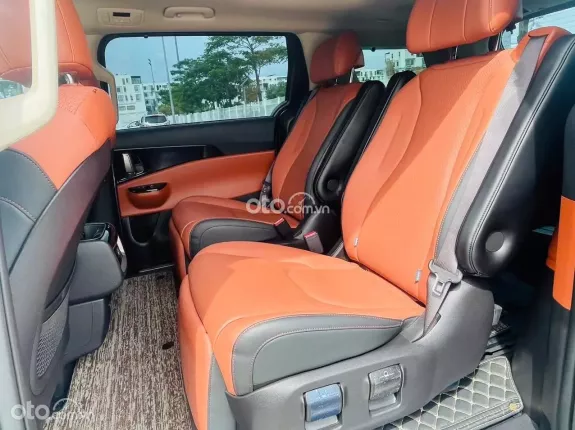 Kia Carnival 2.2D Signature 2023 - Canival 2.2 Signature 2023 máy dầu, chạy 4,8 vạn siêu đẹp