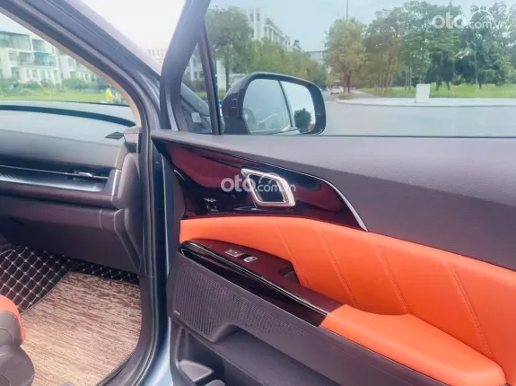 Kia Carnival 2.2D Signature 2023 - Canival 2.2 Signature 2023 máy dầu, chạy 4,8 vạn siêu đẹp