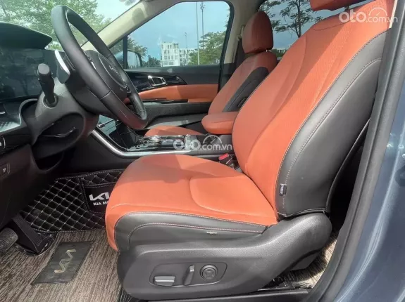 Kia Carnival 2.2D Signature 2023 - Canival 2.2 Signature 2023 máy dầu, chạy 4,8 vạn siêu đẹp