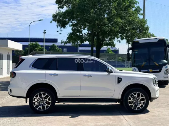 Ford Everest Titanium 2.0 AT 4x2 2022 - Ford Everest Titanium 2.0 AT 4x2 2022