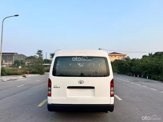 Toyota Hiace 2010 - Bán Hiace 16 chỗ đời 2010, máy xăng, xe còn zin nguyên