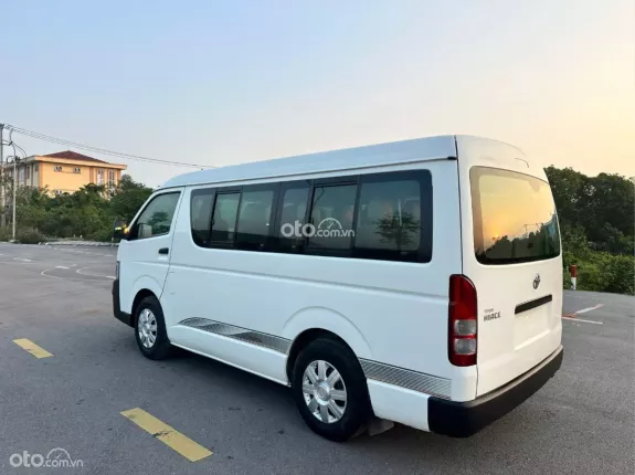 Toyota Hiace 2010 - Bán Hiace 16 chỗ đời 2010, máy xăng, xe còn zin nguyên
