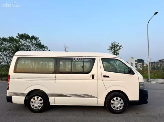 Toyota Hiace 2010 - Bán Hiace 16 chỗ đời 2010, máy xăng, xe còn zin nguyên