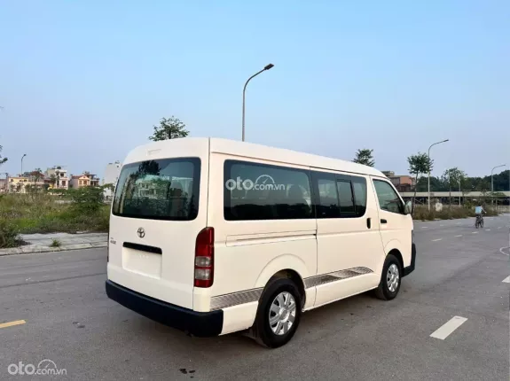 Toyota Hiace 2010 - Bán Hiace 16 chỗ đời 2010, máy xăng, xe còn zin nguyên
