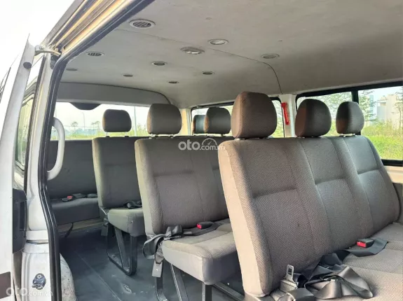 Toyota Hiace 2010 - Bán Hiace 16 chỗ đời 2010, máy xăng, xe còn zin nguyên