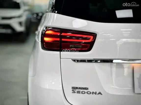 Kia Sedona 2.2 DATH 2021 - Xe 7 chỗ tiết kiệm nhiên liệu