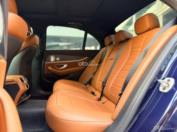 Mercedes-Benz E300 AMG 2021 - Bảo dưỡng đầy đủ lịch sử hãng