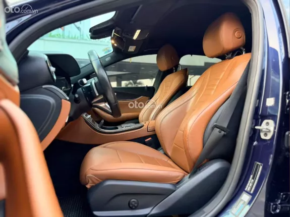 Mercedes-Benz E300 AMG 2021 - Bảo dưỡng đầy đủ lịch sử hãng