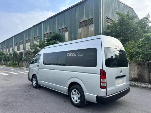 Toyota Hiace 2012 - Bán Hiace tải van 5 chỗ sản xuất 2012, máy xăng, xe nhập Nhật nóc cao