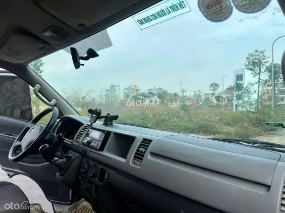 Toyota Hiace 2012 - Bán Hiace tải van 5 chỗ sản xuất 2012, máy xăng, xe nhập Nhật nóc cao