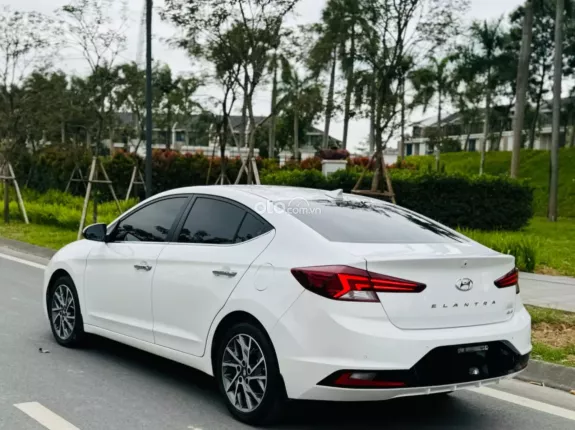 Hyundai Elantra   2.0 AT 2019 - Bán Hyundai Elantra 2019 2.0 1 chủ từ đầu