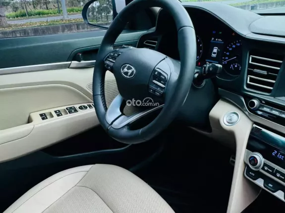 Hyundai Elantra   2.0 AT 2019 - Bán Hyundai Elantra 2019 2.0 1 chủ từ đầu