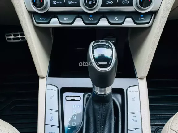 Hyundai Elantra   2.0 AT 2019 - Bán Hyundai Elantra 2019 2.0 1 chủ từ đầu