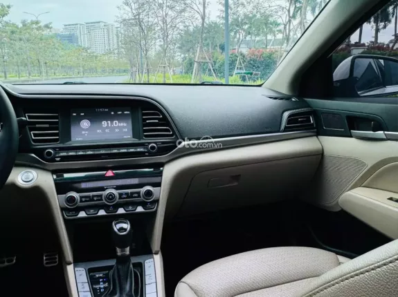 Hyundai Elantra   2.0 AT 2019 - Bán Hyundai Elantra 2019 2.0 1 chủ từ đầu
