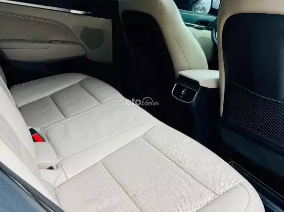 Hyundai Elantra   2.0 AT 2019 - Bán Hyundai Elantra 2019 2.0 1 chủ từ đầu