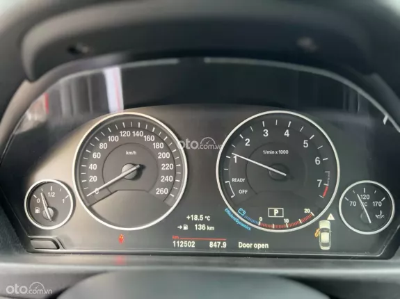 BMW 320i 2015 - BMW 320i 2015 Model 2016