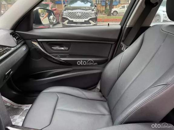 BMW 320i 2015 - BMW 320i 2015 Model 2016