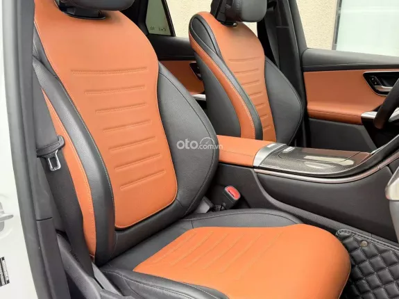 Mercedes-Benz GLC 300 4Matic 2023 - Nội thất nâu da bò cực sang