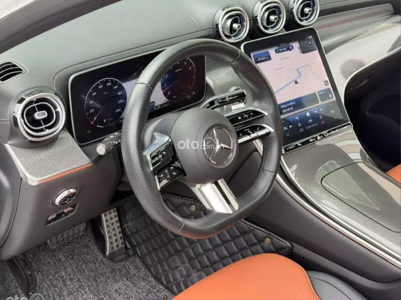 Mercedes-Benz GLC 300 4Matic 2023 - Nội thất nâu da bò cực sang
