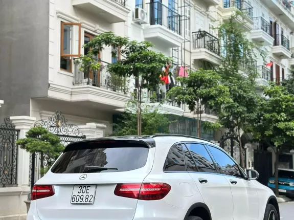 Mercedes-Benz GLC 250 4Matic 2017 - Full body GLC63 cực đẹp